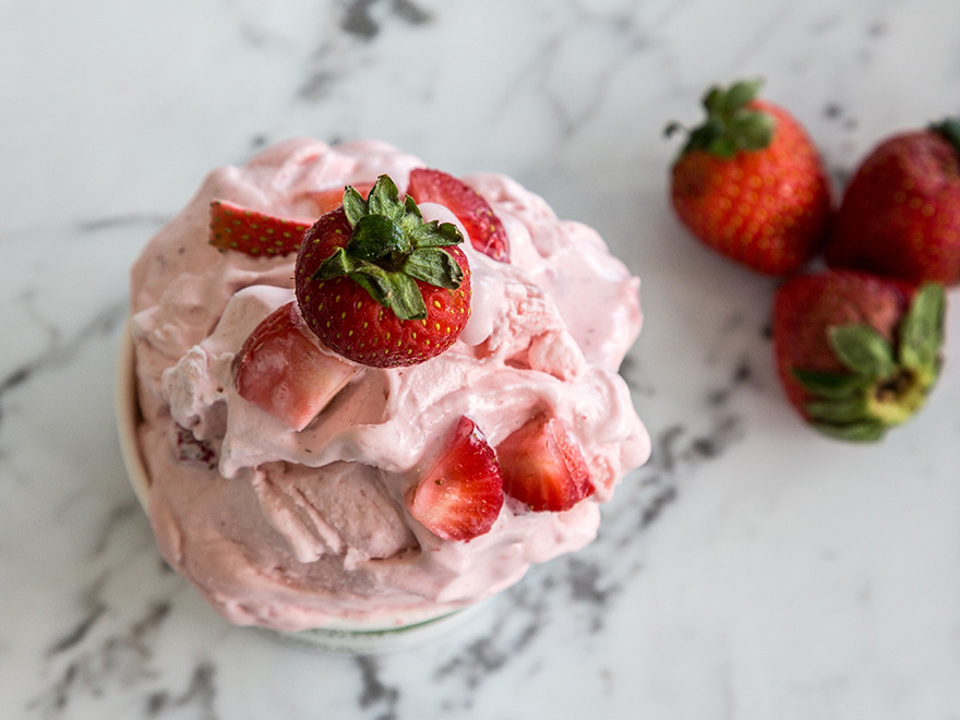 Strawberry pavlova